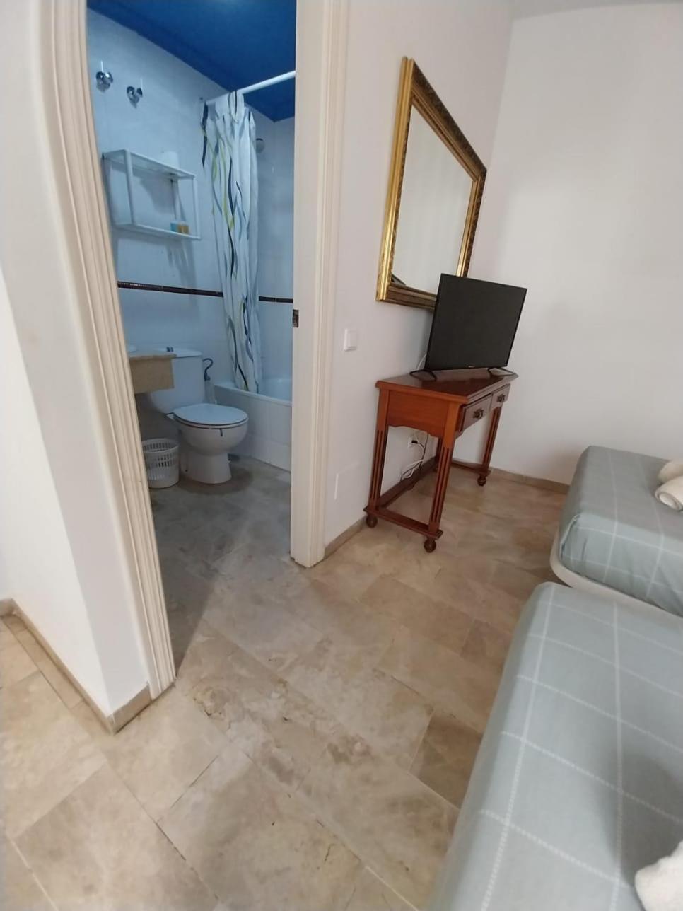 Hostal Montys Nerja Exterior photo