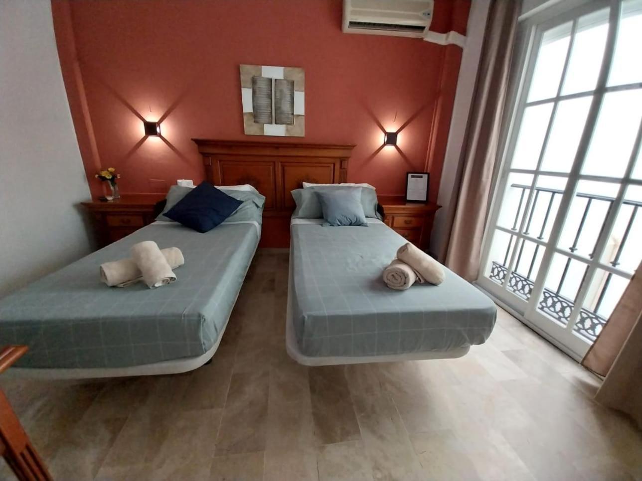Hostal Montys Nerja Exterior photo