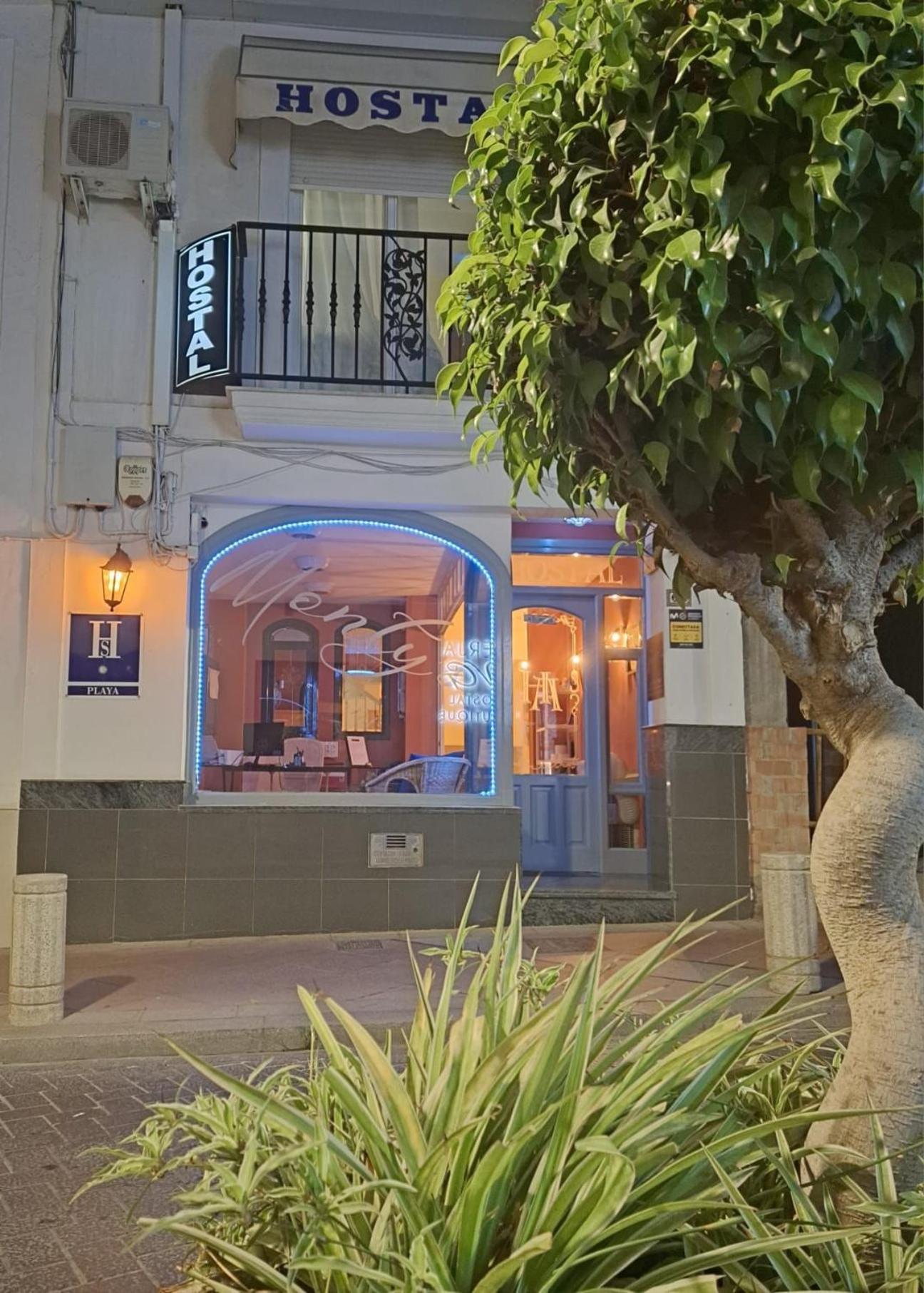 Hostal Montys Nerja Exterior photo
