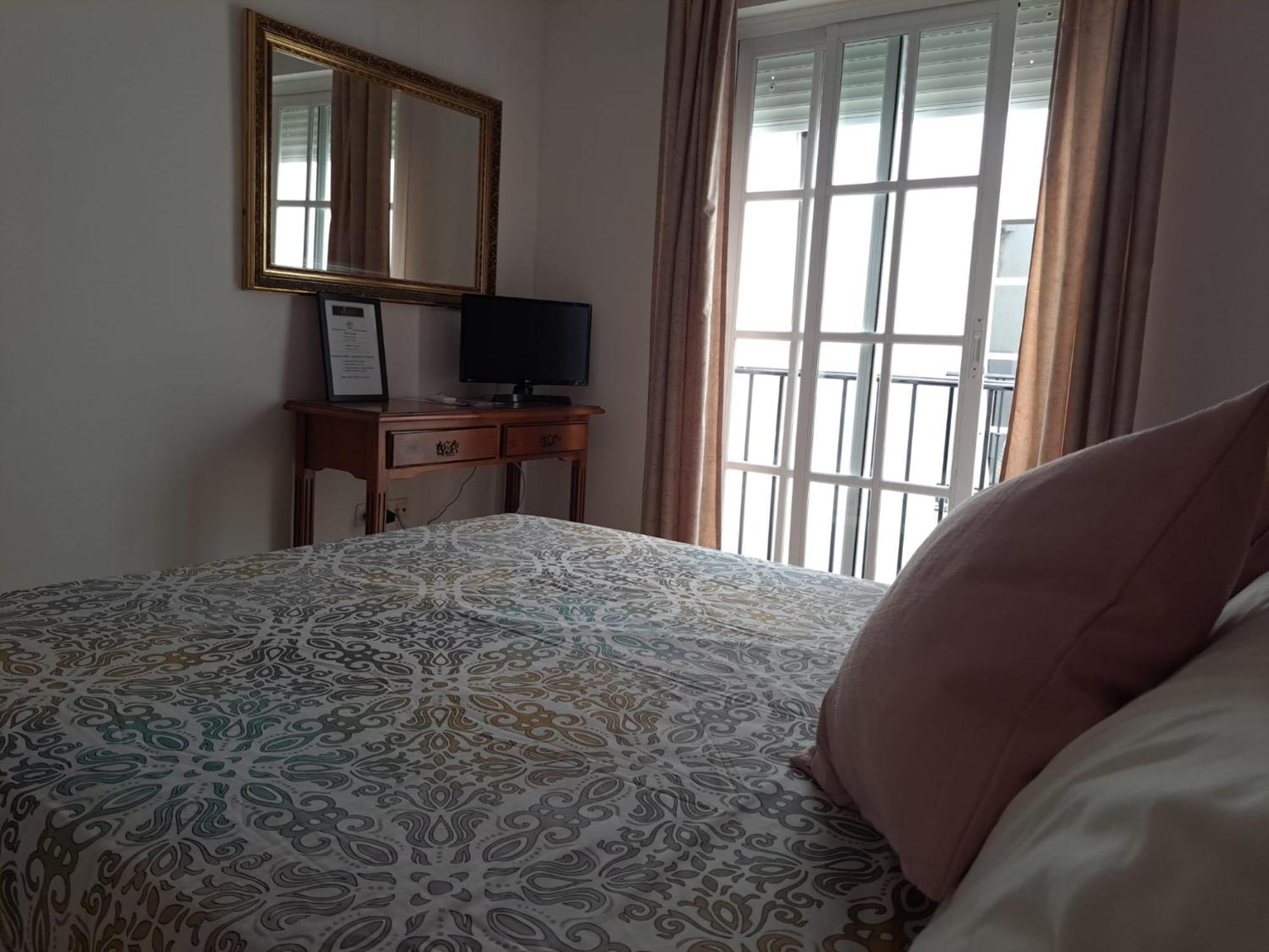 Hostal Montys Nerja Exterior photo