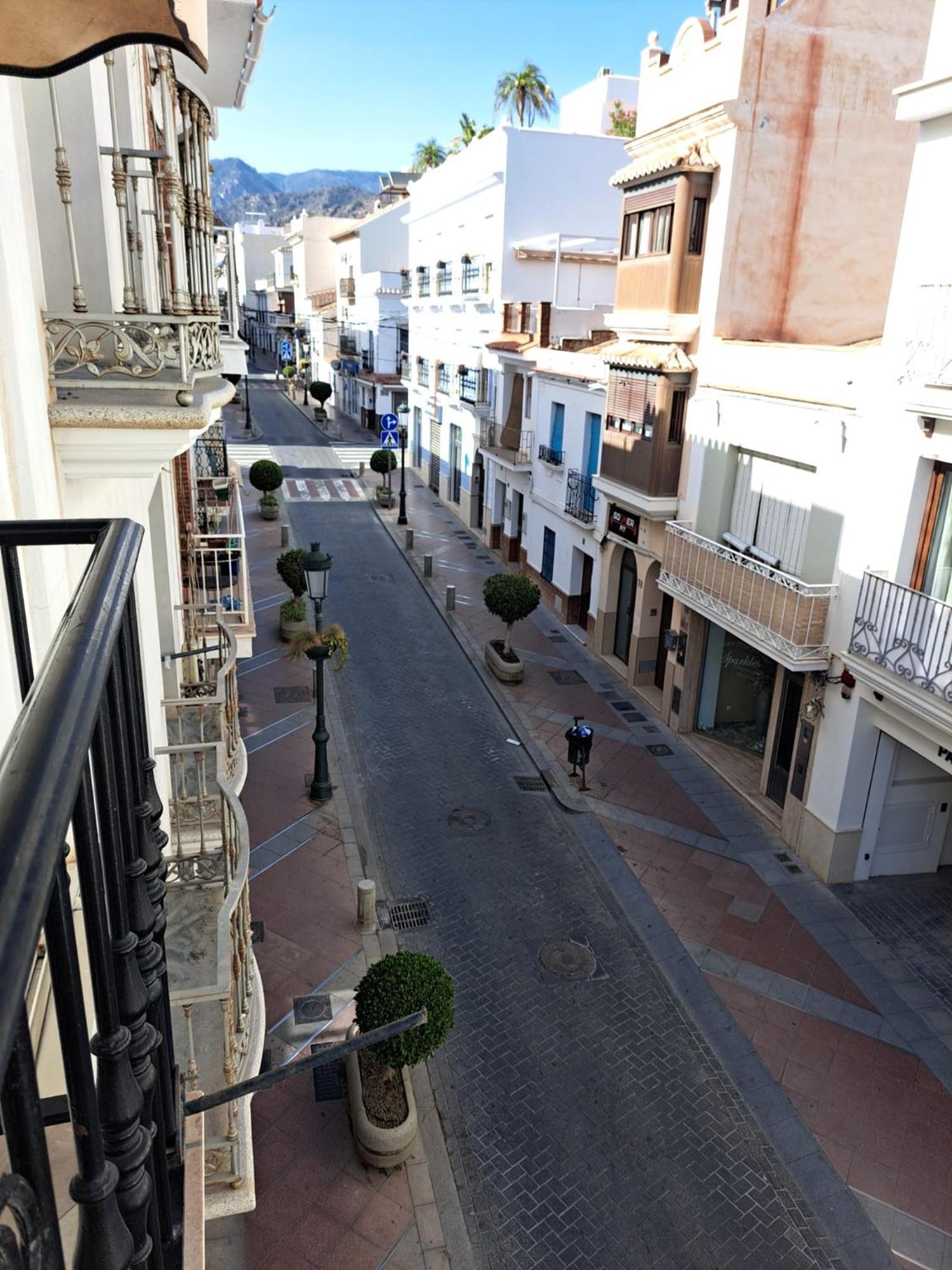 Hostal Montys Nerja Exterior photo