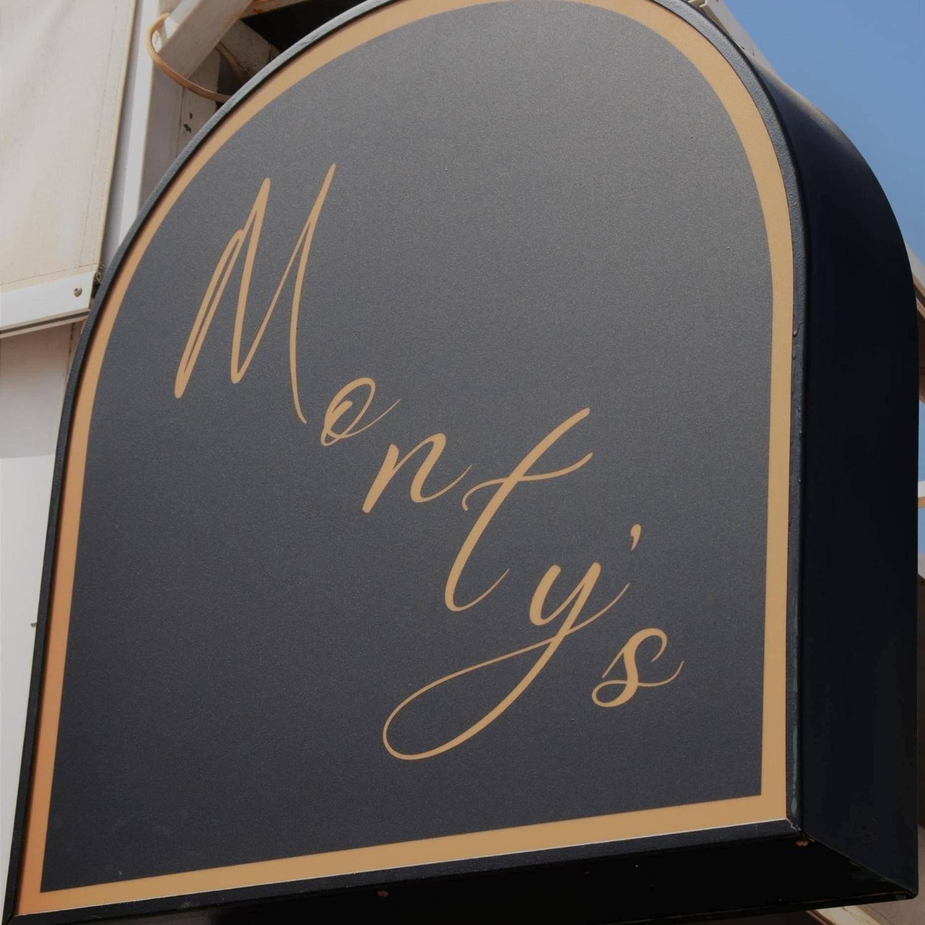 Hostal Montys Nerja Exterior photo